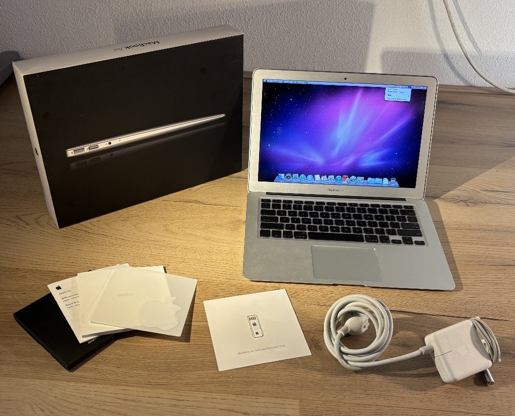 Apple Macbook Air 13,3" silver & Apple lange lader & doos, Computers en Software, Windows Laptops, Ophalen, 13 inch, Minder dan 2 Ghz