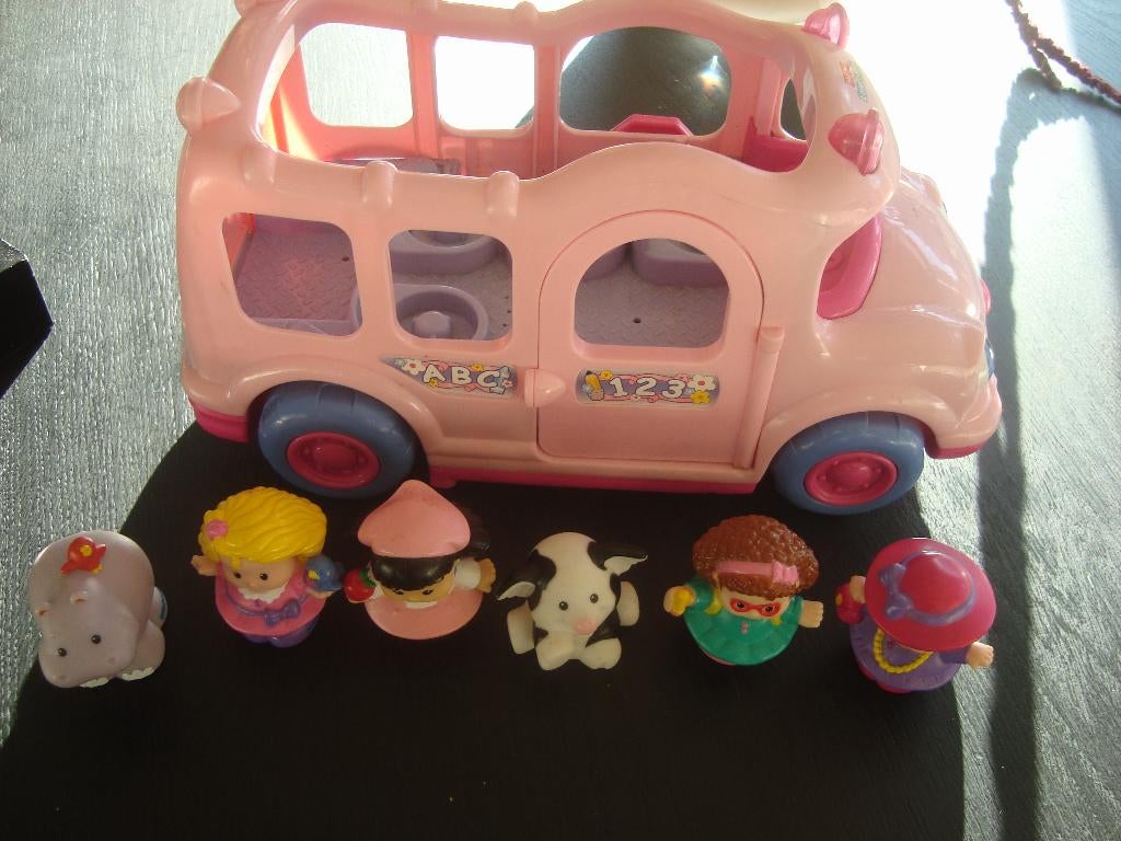 fisher price schoolbus met 6 poppetjes met geluid, Ophalen, Speelset, Met geluid