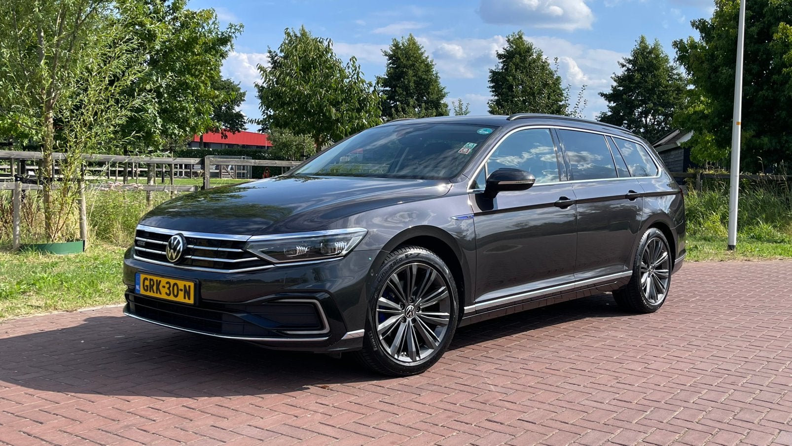 Volkswagen Passat 1.4 TSI Phev 218pk 6-DSG 2020 Grijs, Auto's, Volkswagen, Plug-in hybride, 1600 kg, Passat, Te koop