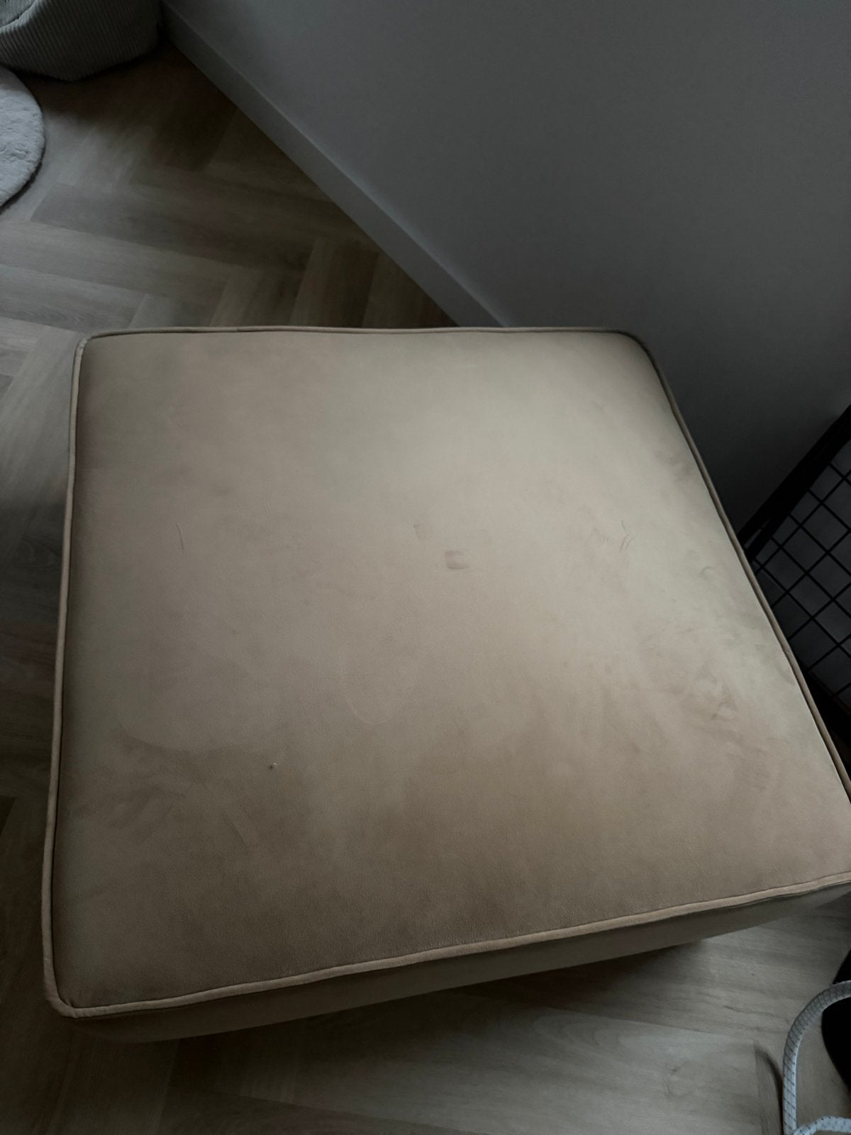 Zo goed als nieuwe poef - 80x80 cm, Vierkant, Ophalen of Verzenden, Zo goed als nieuw, 75 tot 100 cm