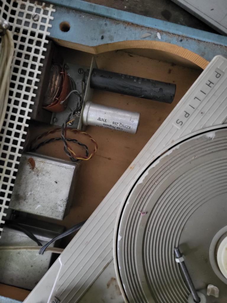 Philips koffergrammofoon voor onderdelen, Audio, Tv en Foto, Platenspelers, Ophalen, Niet werkend, Platenspeler, Philips