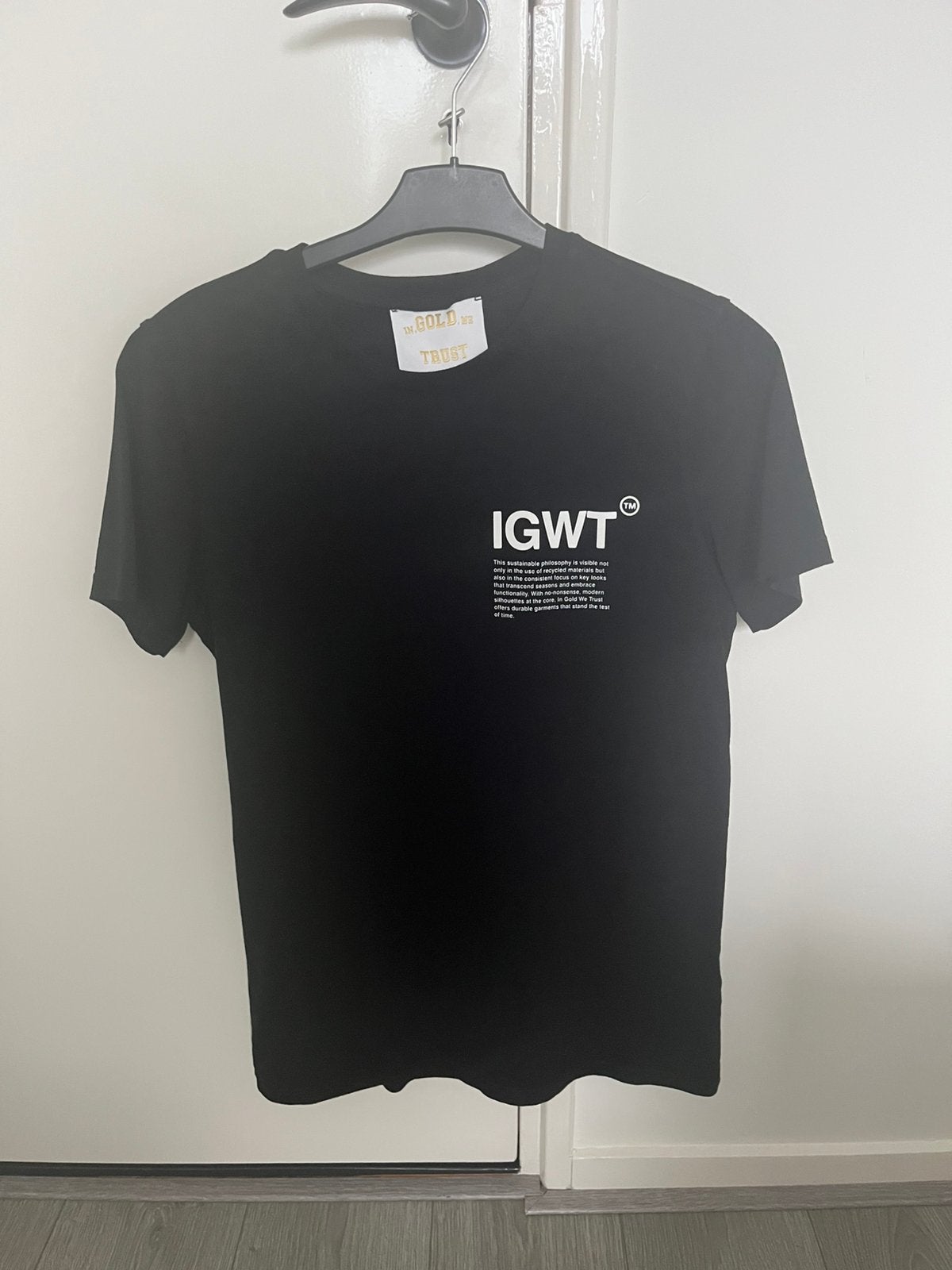 In Gold We Trust T-shirt in maat M., Ophalen of Verzenden, Nieuw, Maat 48/50 (M), Zwart
