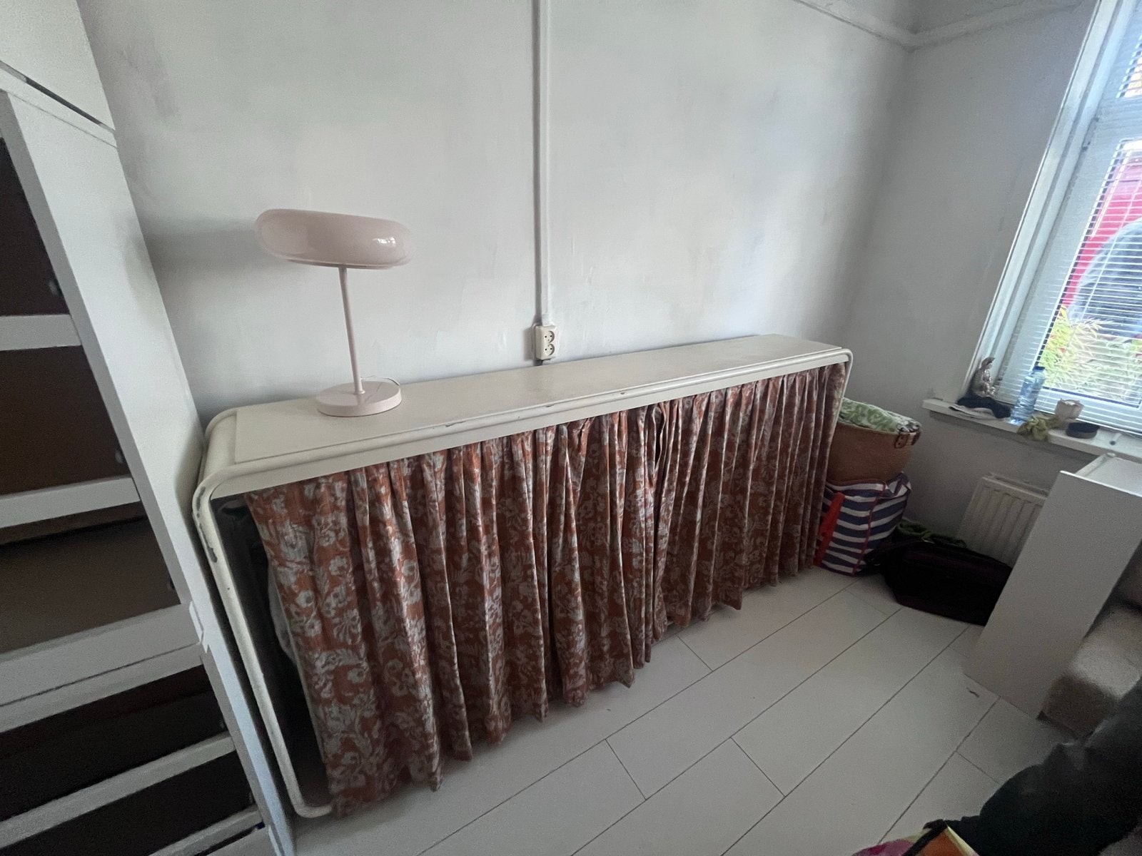 Jaren '50 opklapbed met goede bedspiraal, Huis en Inrichting, Gebruikt, Eenpersoons, Wit, Ophalen of Verzenden