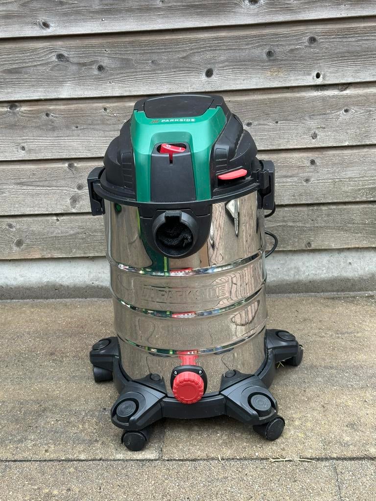 Nat- en droogstofzuiger, Witgoed en Apparatuur, Stofzuigers, Ophalen, Gebruikt, 1200 tot 1600 watt, Waterstofzuiger
