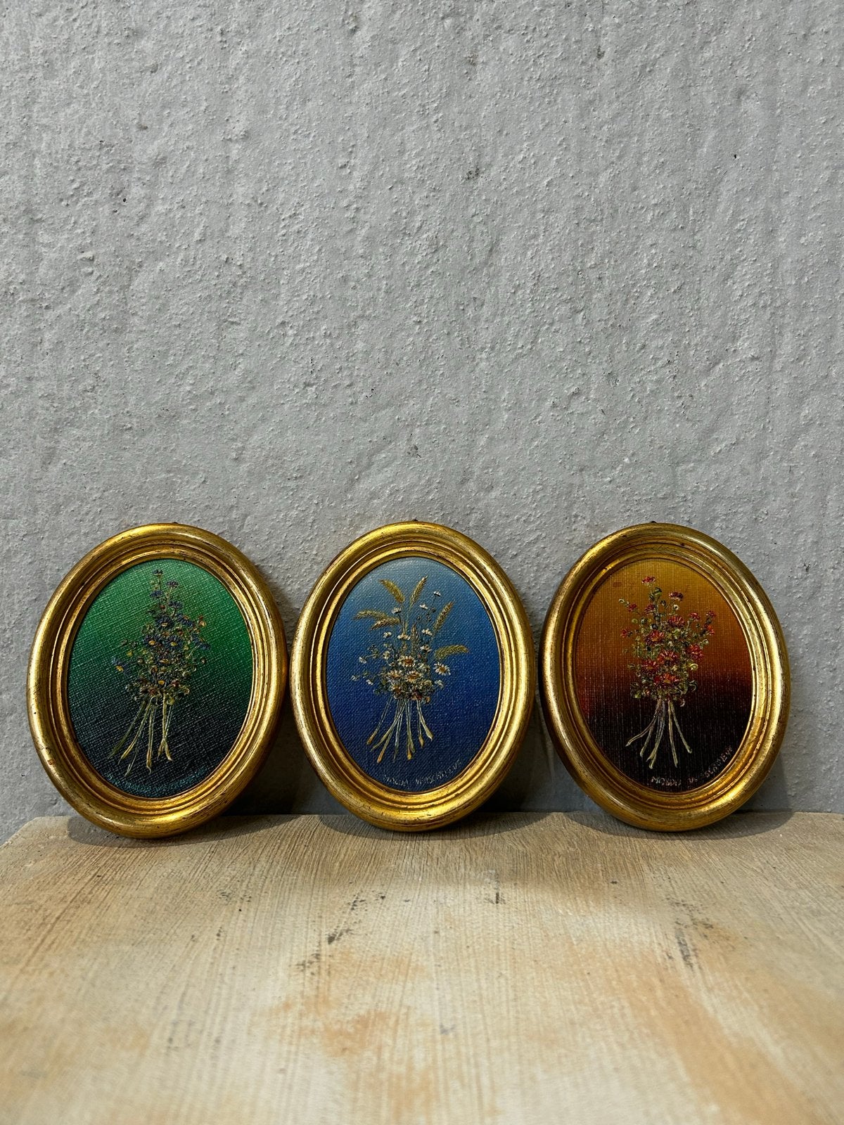 Set van 3 ovale schilderijtjes van Magda Verschaeve, Bloemen, Doek, Ophalen of Verzenden, Gesigneerd