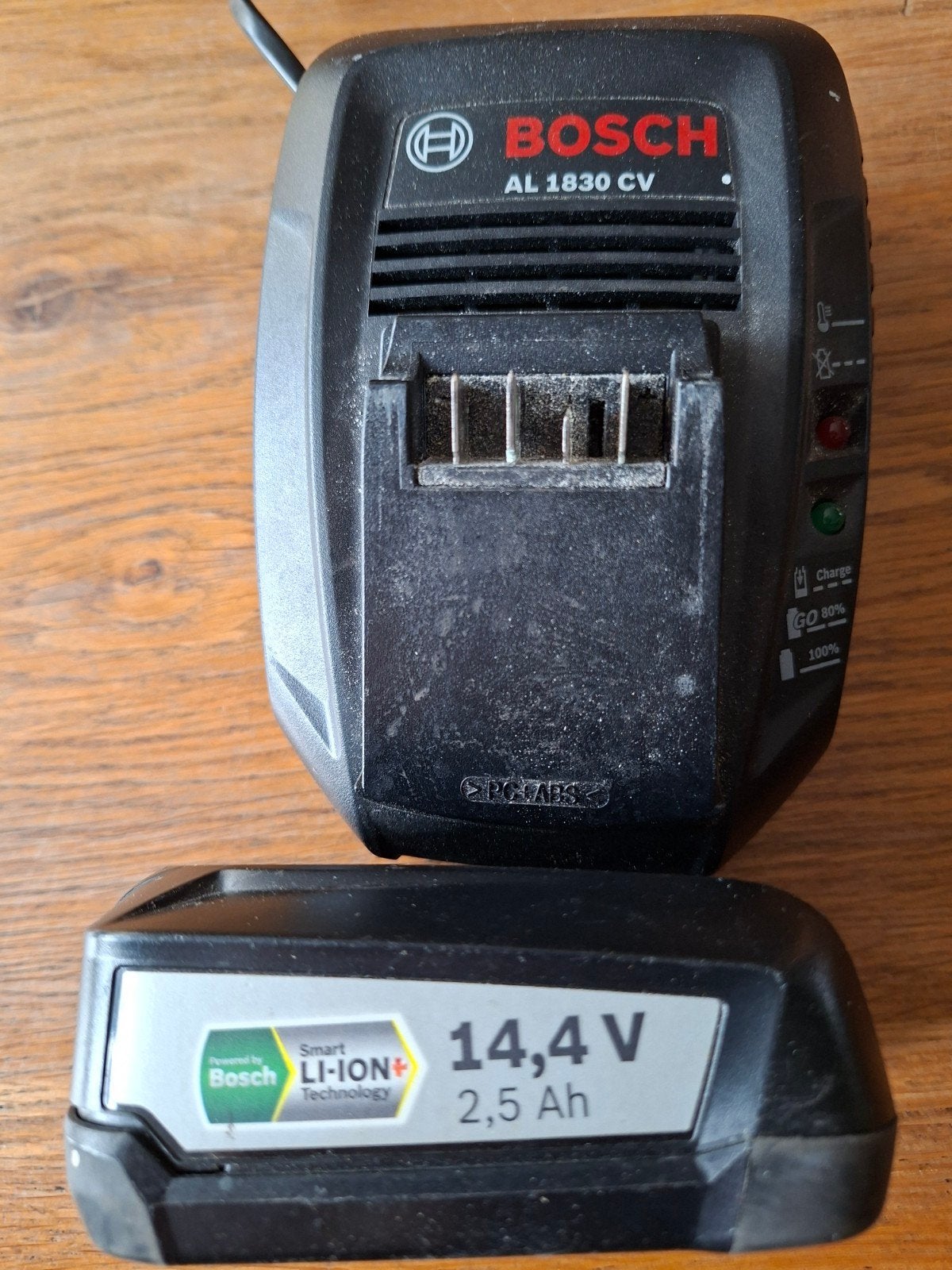 Bosch AL1830CV Acculader met PBA 14,4V Accu, Ophalen of Verzenden, Gebruikt, Minder dan 400 watt, Overige typen