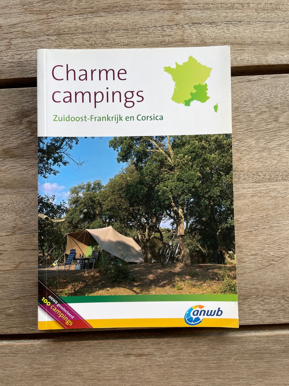 ANWB Charme Campings Zuidoost-Frankrijk en Corsica, Boeken, Reisgidsen, Europa, Ophalen of Verzenden, Zo goed als nieuw, Campinggids