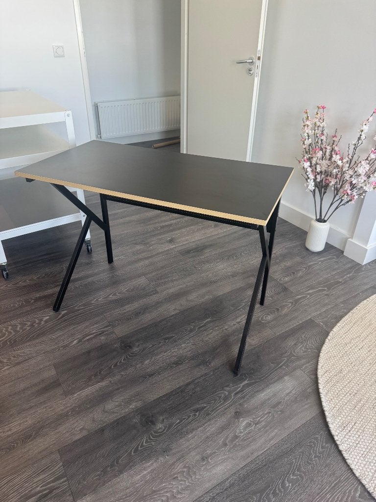 Bureau, Huis en Inrichting, Bureaus, Ophalen, Zo goed als nieuw, Zwart, Schoolbureau