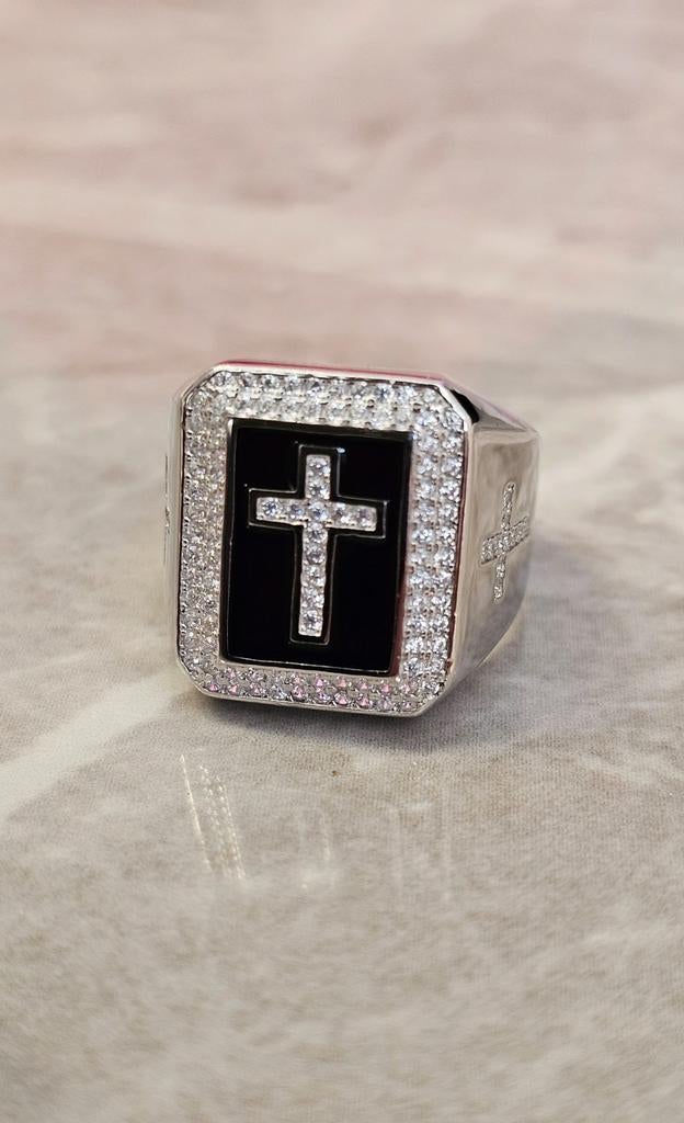 Prachtige zilveren kruis ring, 20 of groter, Nieuw, Ophalen of Verzenden, Dame of Heer
