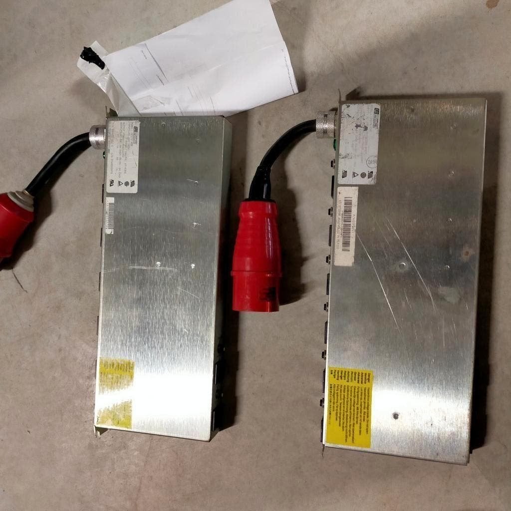 2x verdeler voeding 400 volt naar 220 volt voor computer, Ophalen, Gebruikt