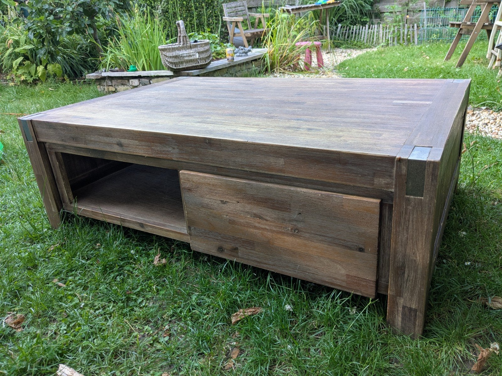 Robuuste houten salontafel met lade en opbergvak, Ophalen of Verzenden