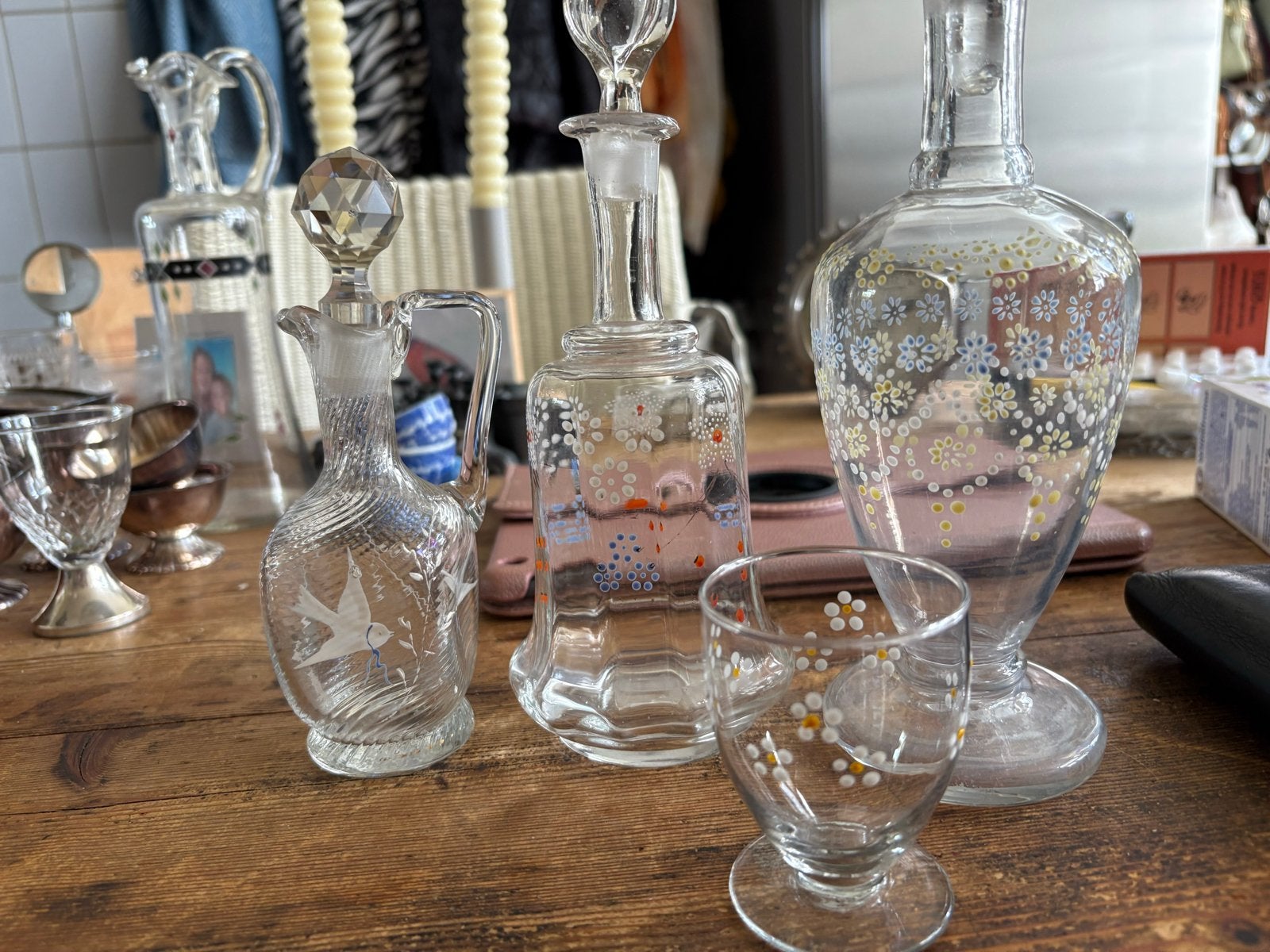Set van kleine karafjes en glazen met bloemmotief, Ophalen of Verzenden