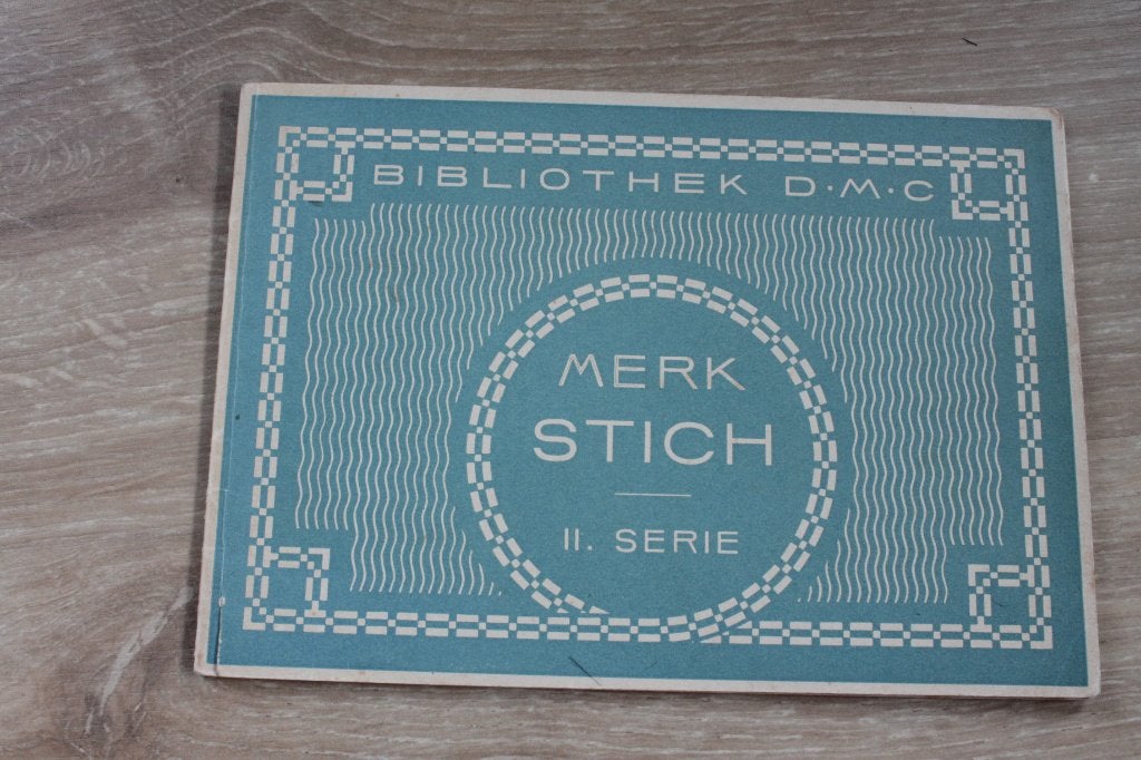 Bibliothek DMC - Merk Stich - II Serie. Borduurvoorbeeld, Hobby en Vrije tijd, Verzenden, Gebruikt, Handborduren, Patroon