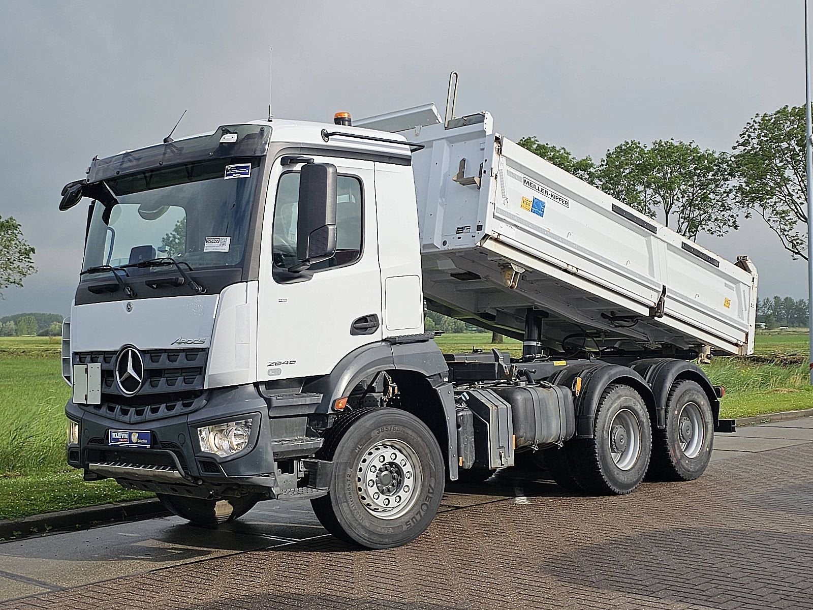 MERCEDES-BENZ AROCS 2646 6x4 meiller bordmat., Auto's, Vrachtwagens, Automaat, Stoelverwarming, Euro 6, Wit