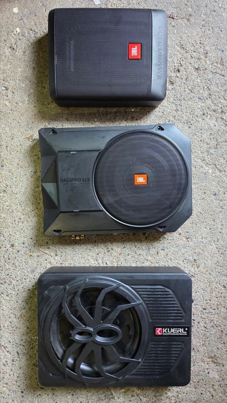 Diverse underseat actieve subwoofers (JBL, Kuerl), Ophalen, Gebruikt