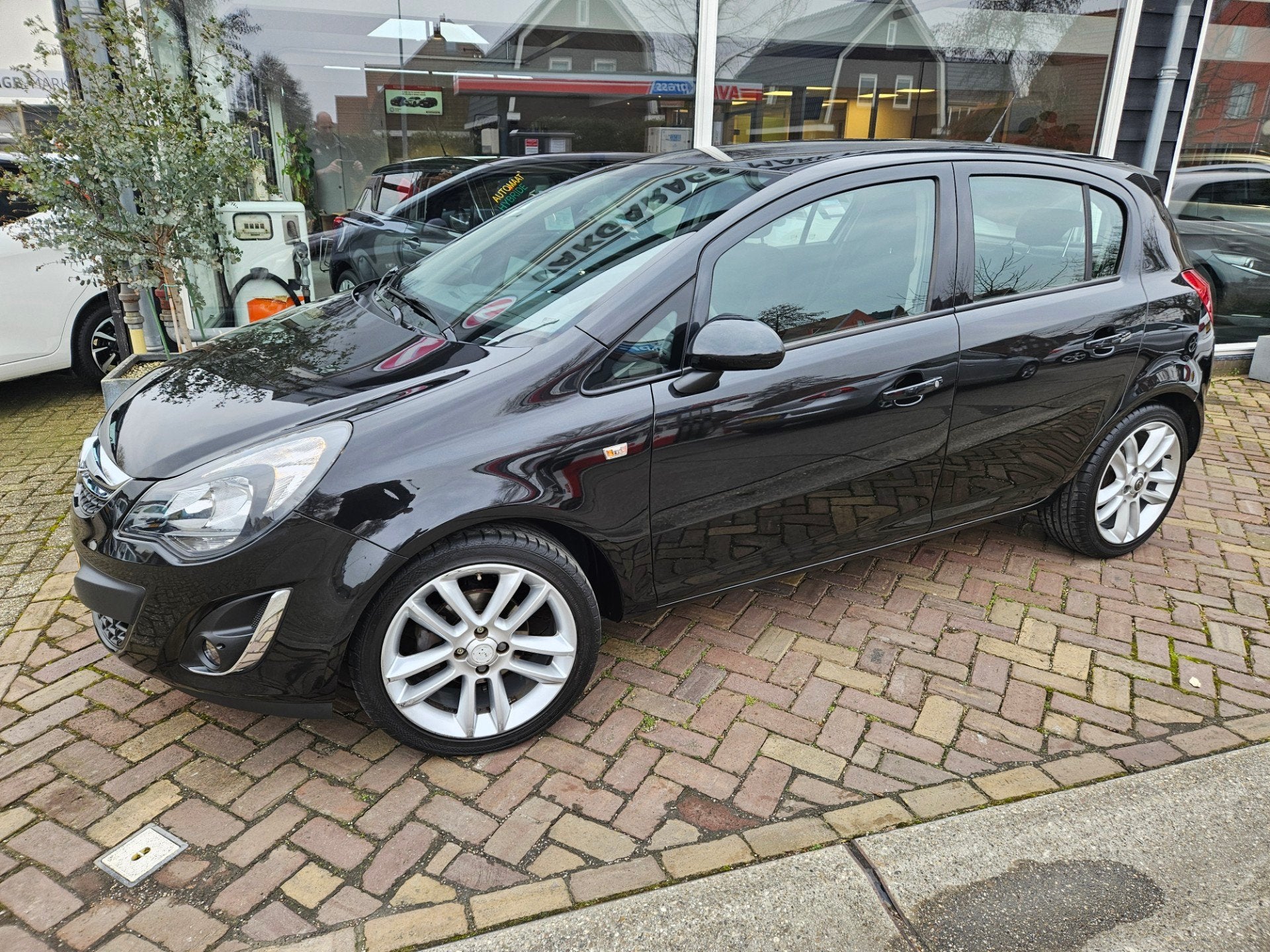Opel Corsa 1.4-16V Berlinnette sportieve auto, Auto's, Voorwielaandrijving, Euro 5, Gebruikt, 1398 cc