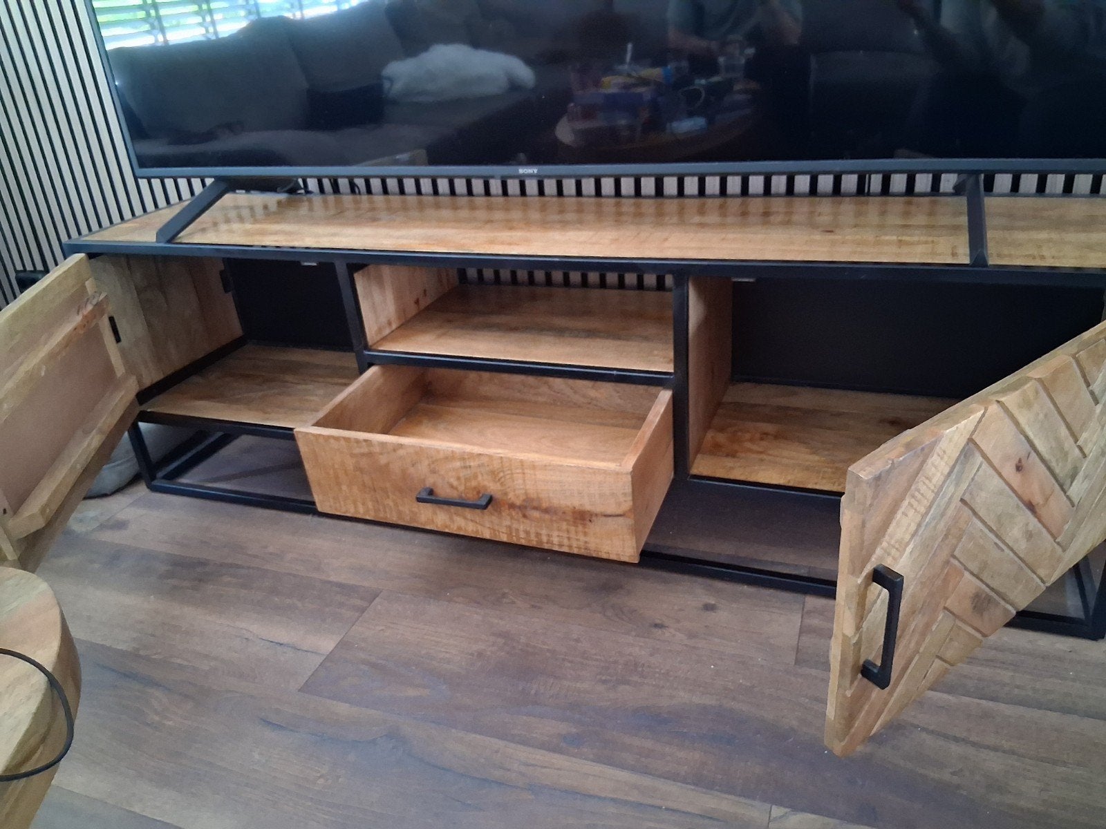 mangohout tv meubel, Ophalen, 150 tot 200 cm, Zo goed als nieuw, Metaal