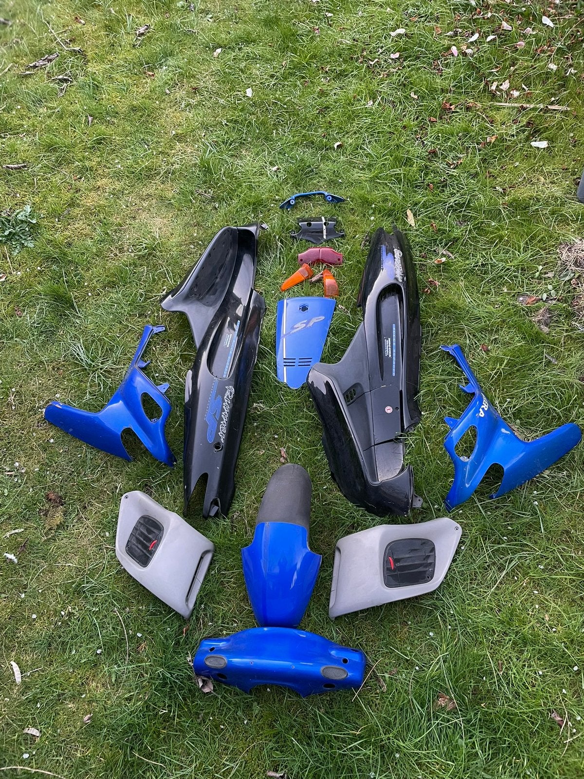 Gilera Runner SP kappenset blauw/zwart, Fietsen en Brommers, Scooters | Piaggio, Ophalen