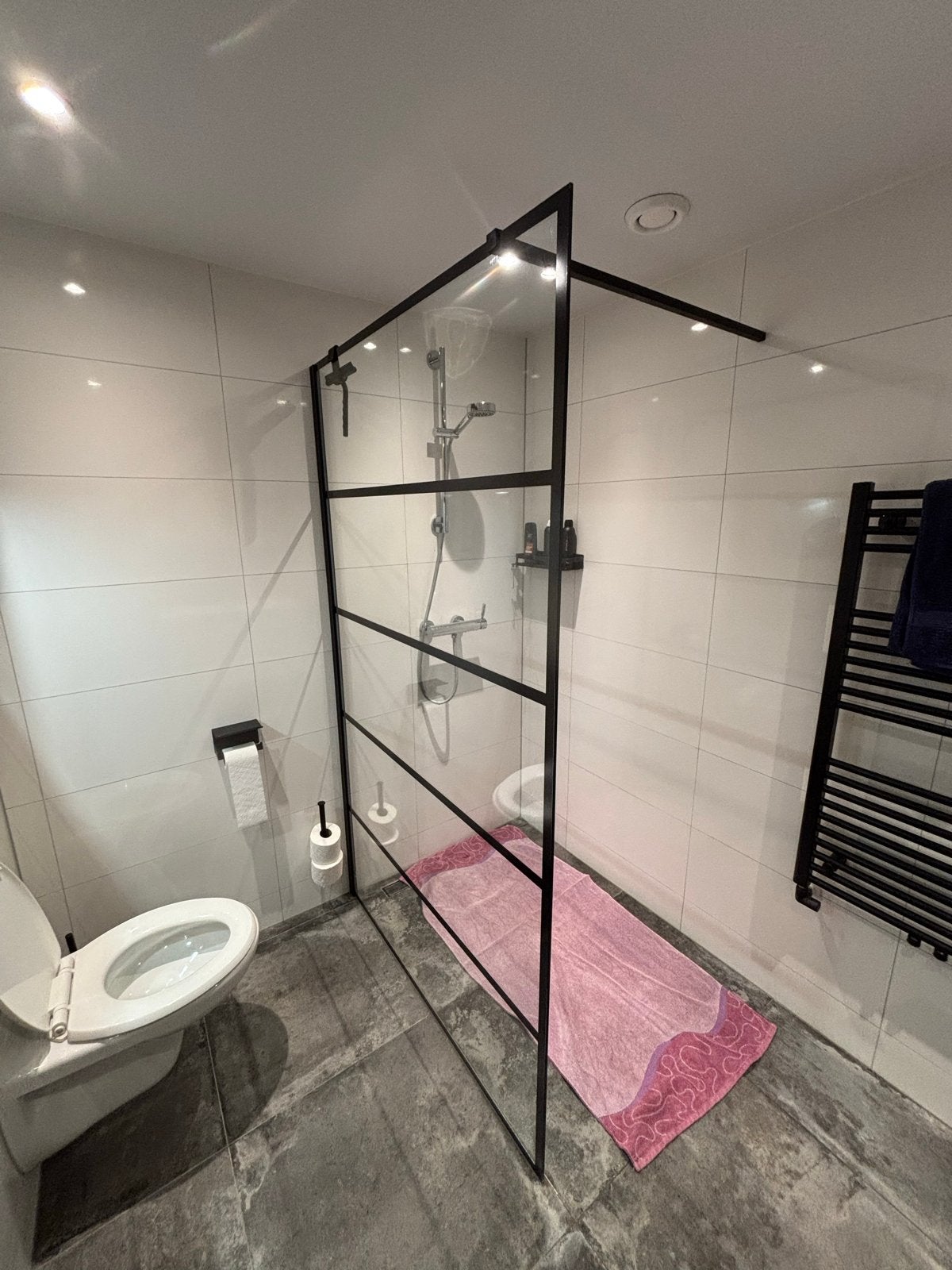 Moderne douchescherm 2000x1100 zwart frame en glazen wand, Ophalen, Gebruikt, Glas, Douche