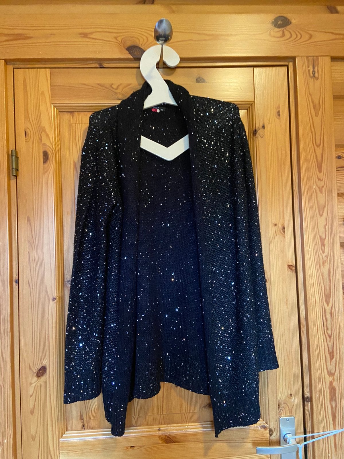 Vest zwart met palletjes M/L louise orop, Ophalen of Verzenden, Zo goed als nieuw, Zwart