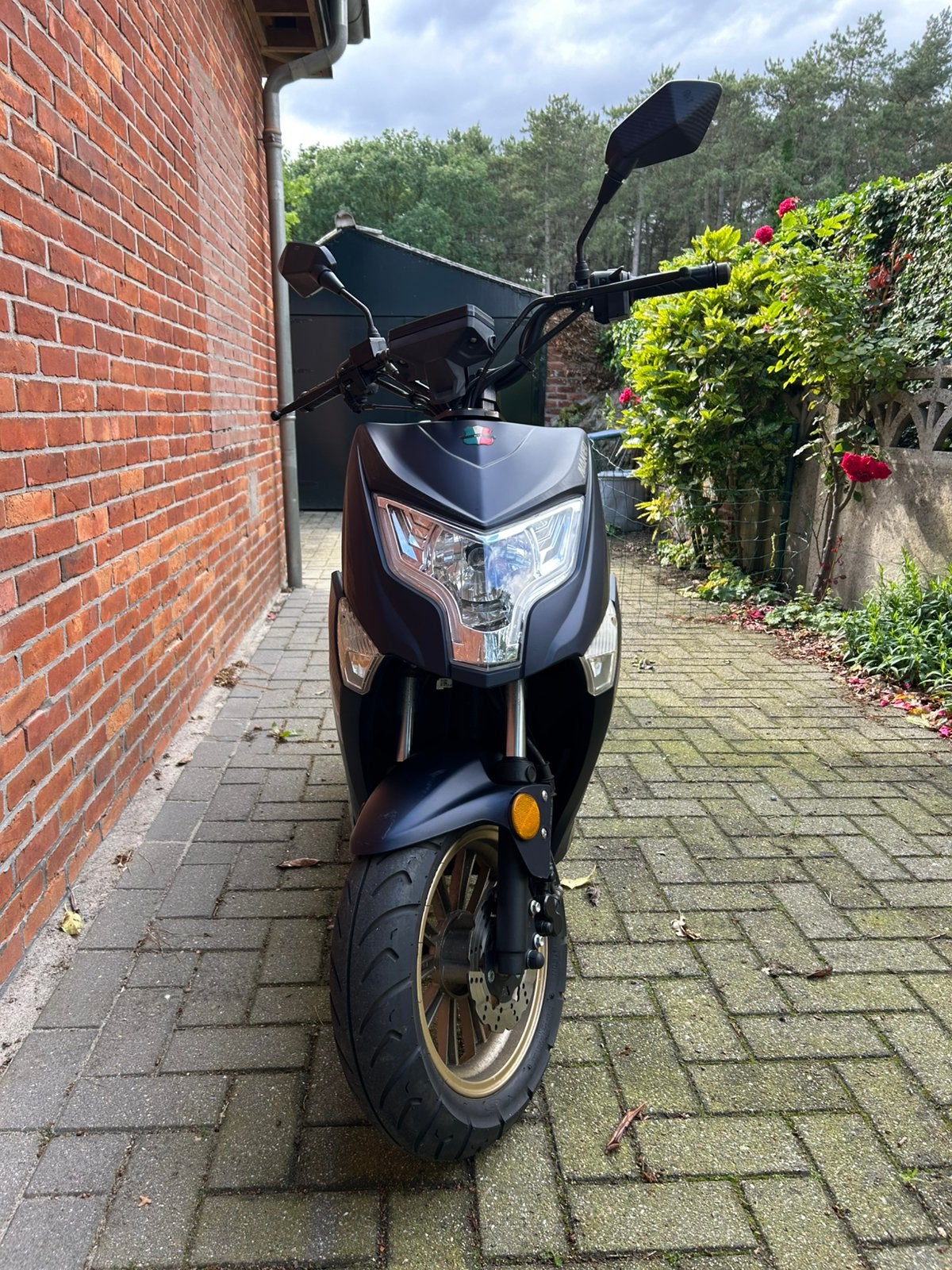 GTS Enzo Naked B-Klasse, Ophalen, Gts, Maximaal 45 km/u, Zo goed als nieuw