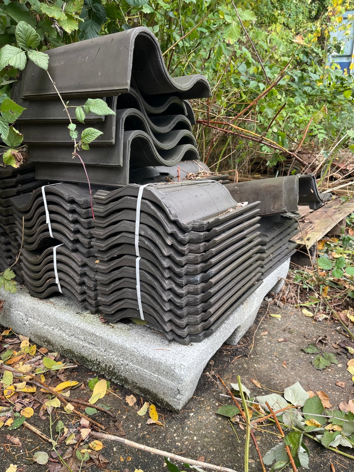 Ovh dakpannen, nokpannen en gevelpannen, Doe-het-zelf en Verbouw, Gebruikt, Steen of Klei, Ophalen of Verzenden, 15 m² of meer