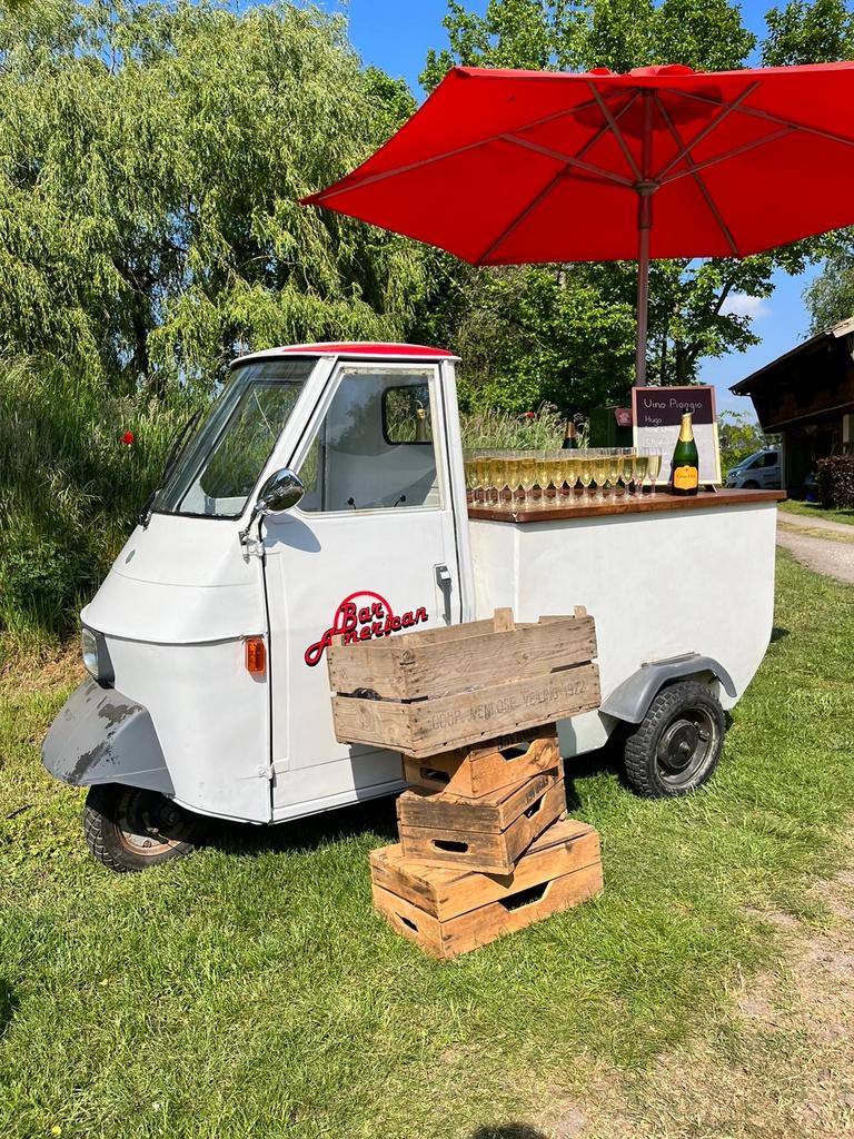 Piaggio Ape 50 foodtruck met houtgestookte Beek pizza oven, Ophalen, Zo goed als nieuw