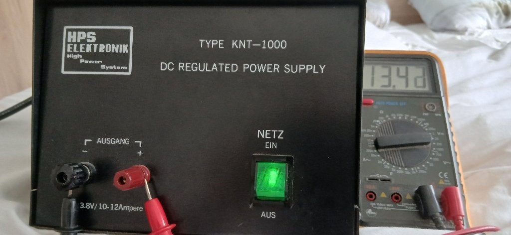 Te koop Voeding 13,8 V / 10 A, Ophalen, Gebruikt