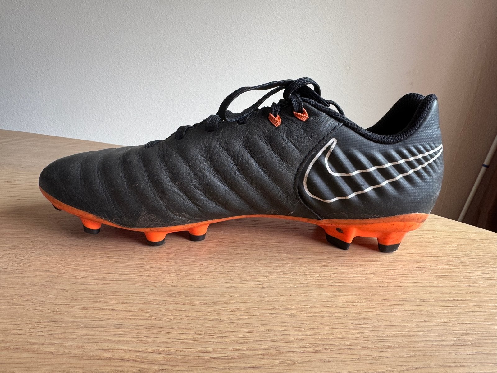 Nike Tiempo voetbalschoenen - Maat 40, Sport en Fitness, Voetbal, Ophalen, Gebruikt, Schoenen