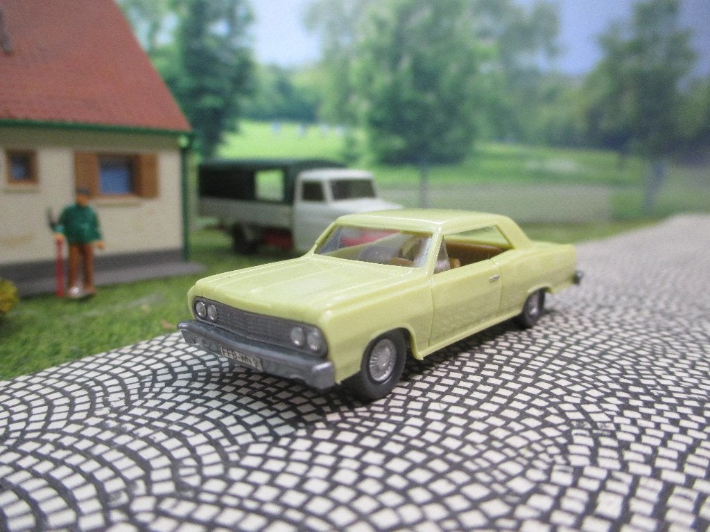 Chevrolet Chevelle Malibu Coupé Wiking 220 hellschwefelgelb, Hobby en Vrije tijd, Modelauto's | 1:87, Ophalen of Verzenden, Gebruikt