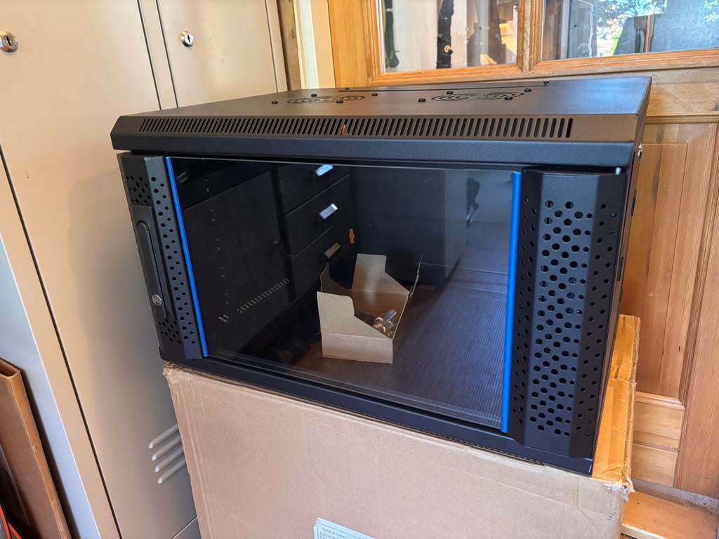 6U serverkast met glazen deur te koop, nieuw, Ophalen of Verzenden, Nieuw, Glas, Plaatstaal