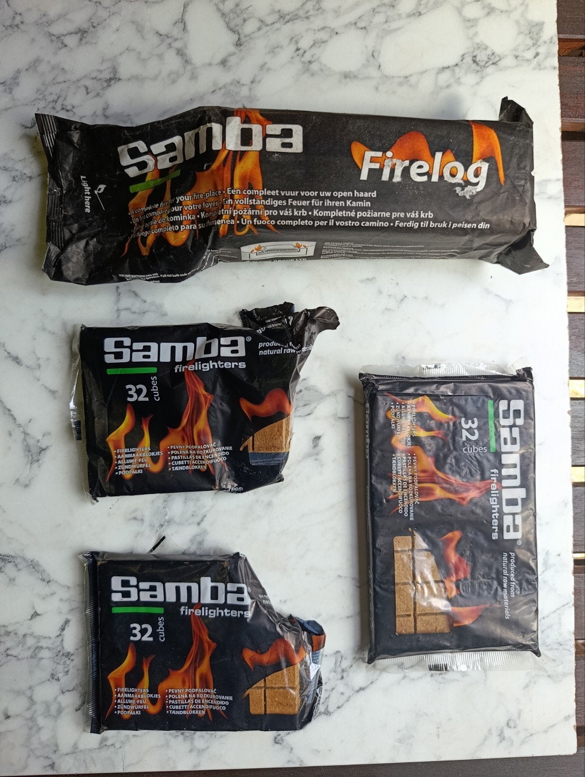 Samba Firelog + 3 Samba Firelighters (deels gebruikt), Tuin en Terras, Haardhout, Minder dan 3 m³, Ophalen of Verzenden, Overige houtsoorten