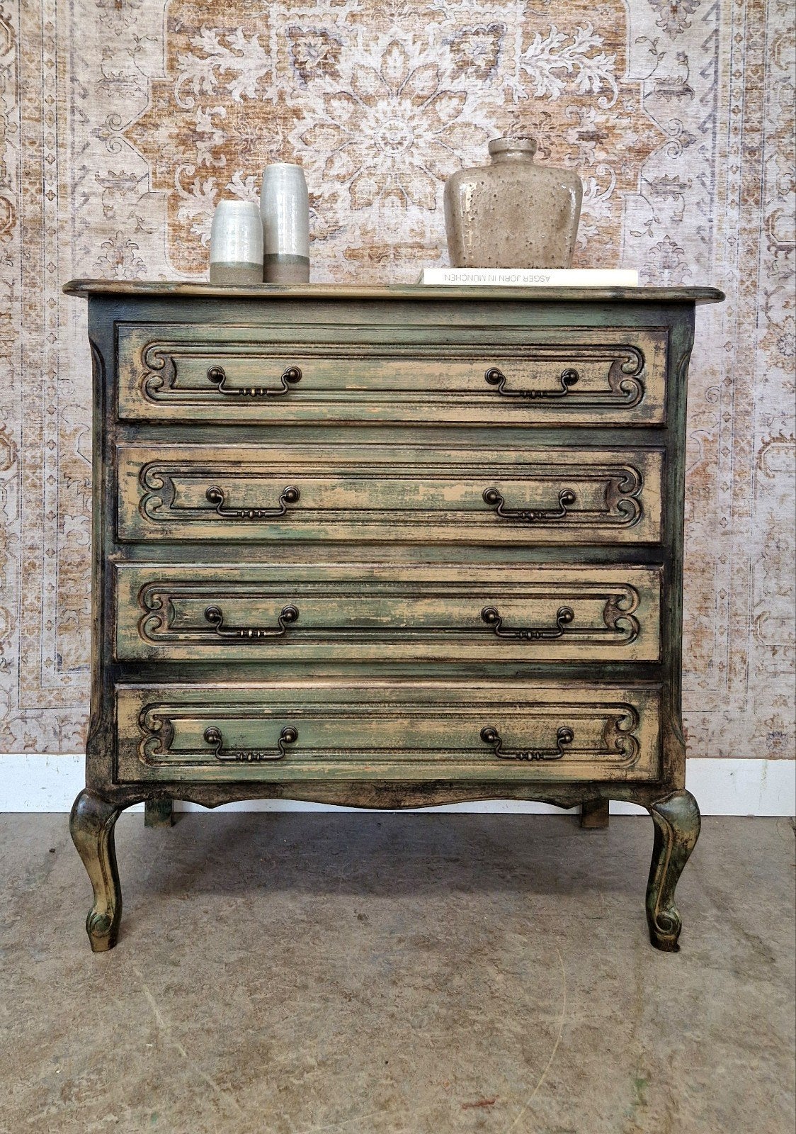 Franse vintage brocante ladekast/ Queen anne dressoir, Donyavimin@gmail.com, Mina Donyavi Meubels, Ophalen of Verzenden, Zo goed als nieuw