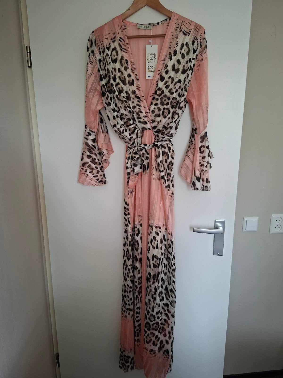 Nieuwe Trois Ka jurk mt. One Size, past tm 42, Maat 38/40 (M), Nieuw, Ophalen of Verzenden, Onder de knie