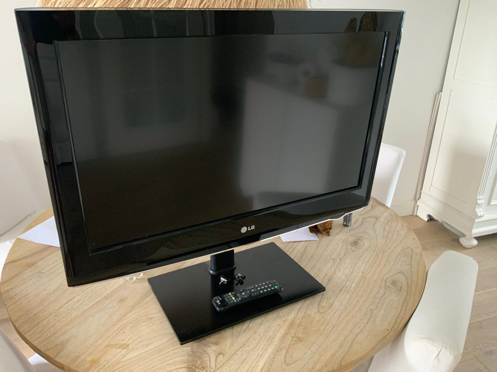 LG Televisie 35 inch met steun en afstandsbediening, Ophalen, Gebruikt, 80 tot 100 cm, LG