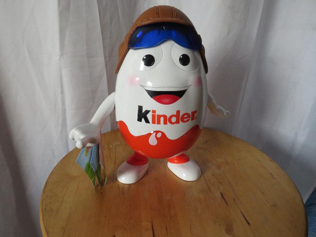kinder bueno mascotte met nog 3 gele verrassings items, Ophalen of Verzenden, Zo goed als nieuw, Overige typen