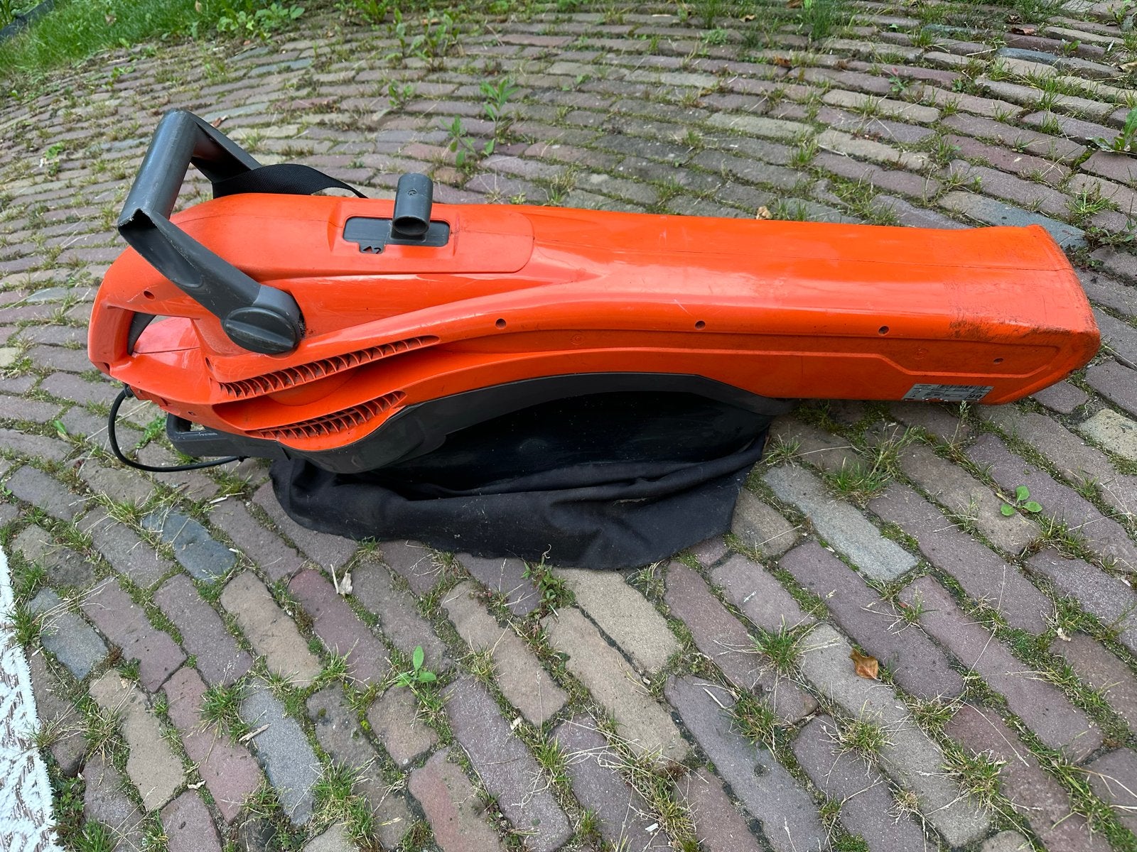 Husqvarna MEV2500 Bladblazer/Bladzuiger met versnipperfuncti, Ophalen, Gebruikt, Handgedragen, Met opvangzak