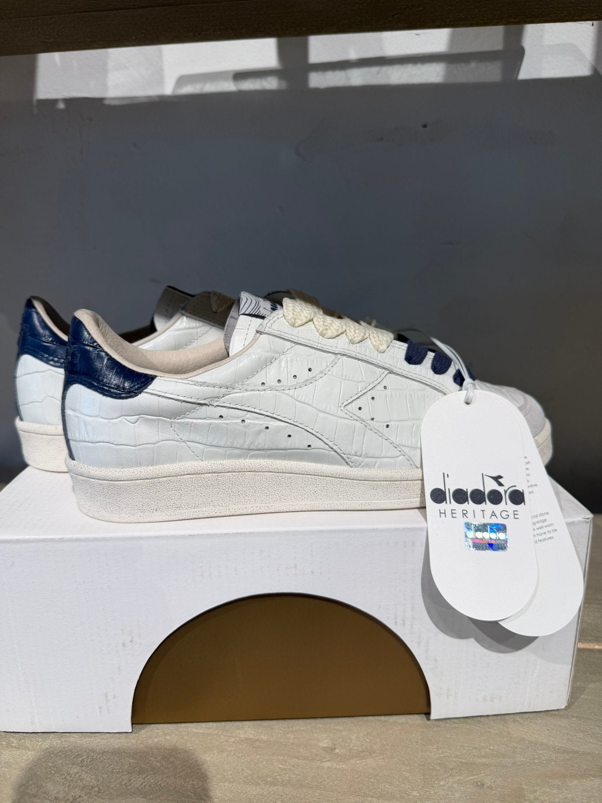 Nieuwe Diadora Heritage prestige croco 40,5, Kleding | Dames, Nieuw, Sneakers of Gympen, Verzenden, Blauw