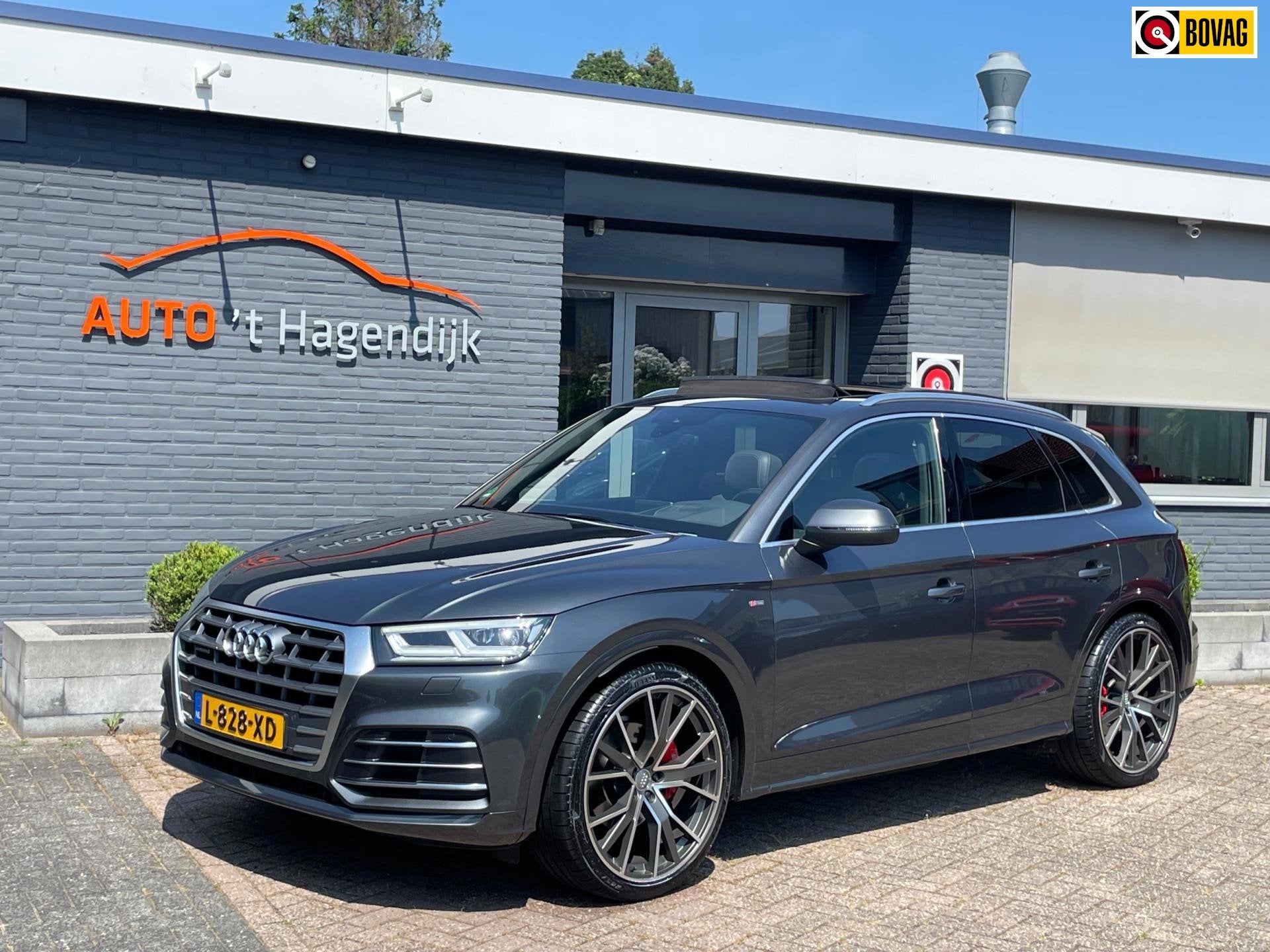 Audi Q5 2.0 TFSI quattro S-line pano trekh luchtv B&O 22”, Automaat, Gebruikt, 4 cilinders, Leder en Stof