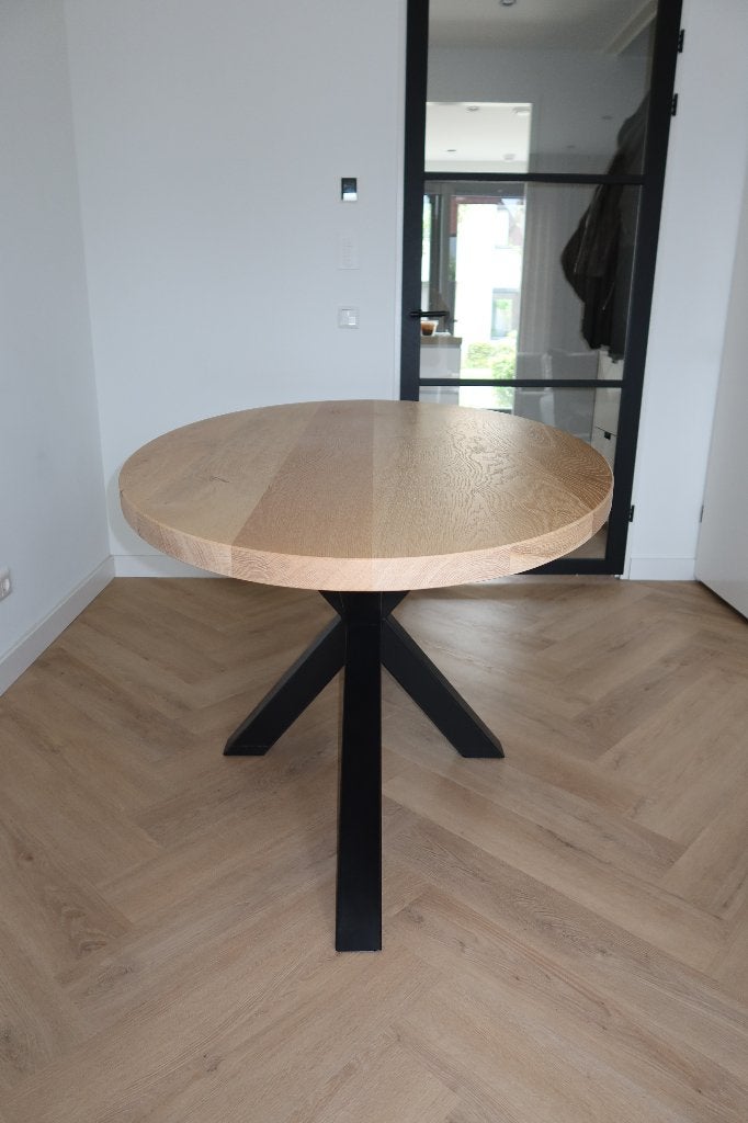 Foto 8 van Magna ovale eettafel 180x95 cm – massief hout – spinpoot