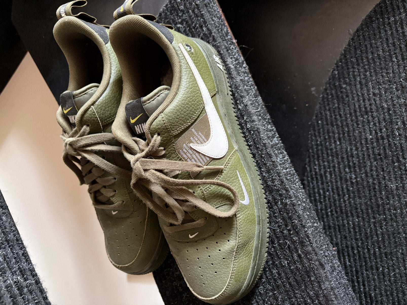 Nike air force 1 07/LV olijfgroen, Ophalen, Overige kleuren, Sneakers of Gympen, Zo goed als nieuw