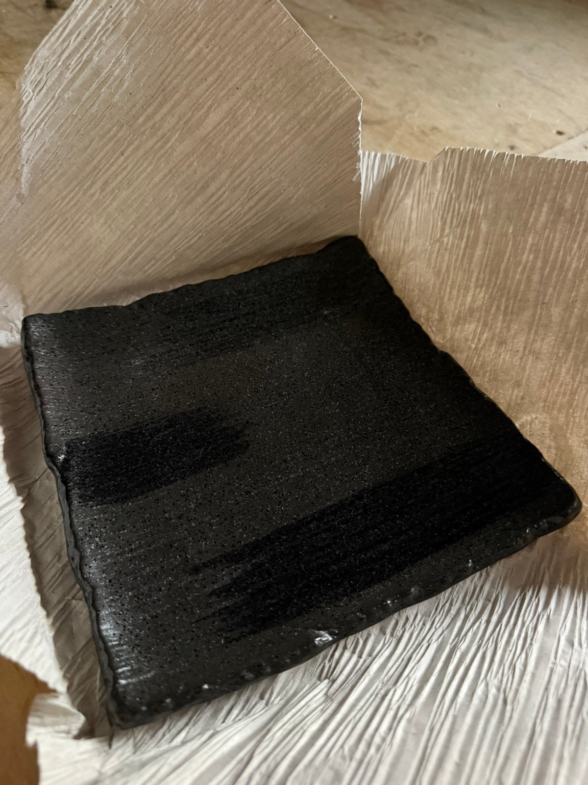 Mooie zwarte vierkante japanse borden, Antiek en Kunst, Antiek | Keramiek en Aardewerk, Ophalen of Verzenden