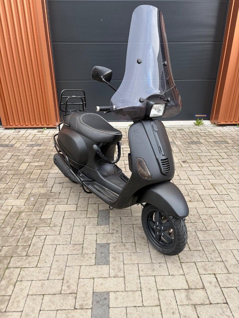 Vespa S 125cc 2 takt (skr) brom (2005 kan op A1), Vespa S, Zo goed als nieuw, Vespa, Benzine
