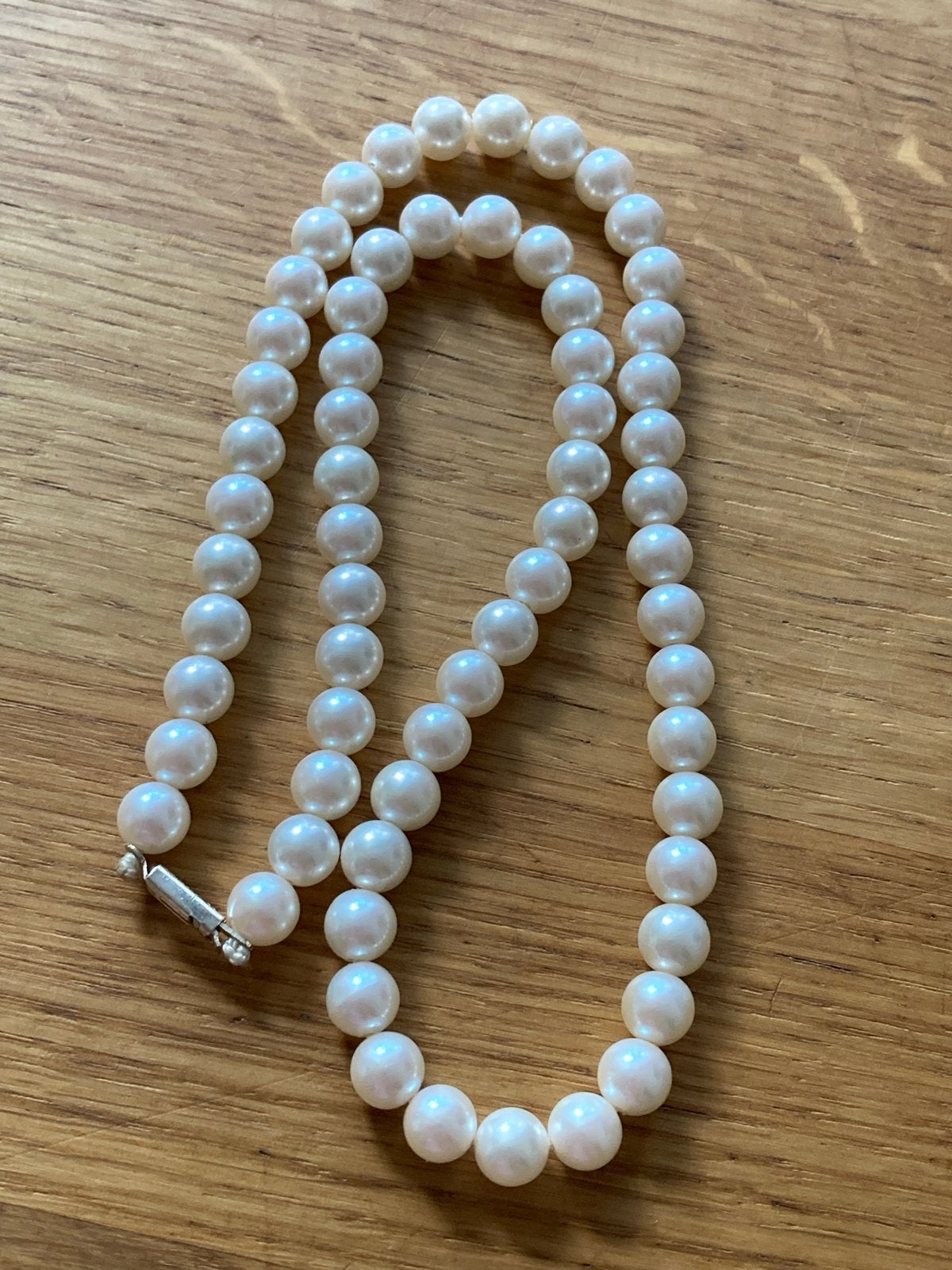 Elegante parelketting met zilveren sluiting - Germany, Ophalen of Verzenden, Zo goed als nieuw, Wit, Overige materialen
