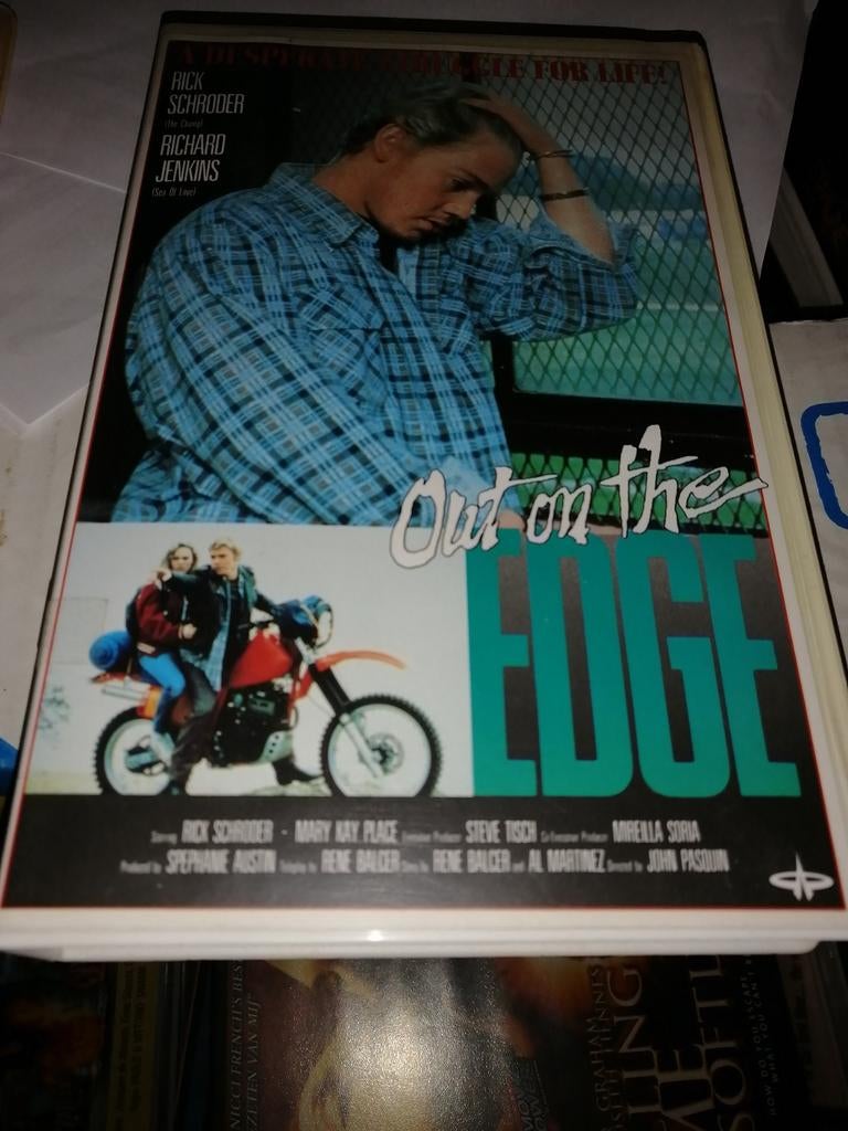 VHS ex-rental - Out On The Edge, Vanaf 16 jaar, Ophalen of Verzenden, Gebruikt, Horror
