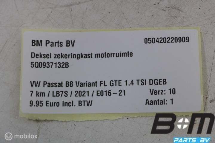 Deksel zekeringkast motorruimte VW Passat B8 Var. 5Q0937132B, Gebruikt