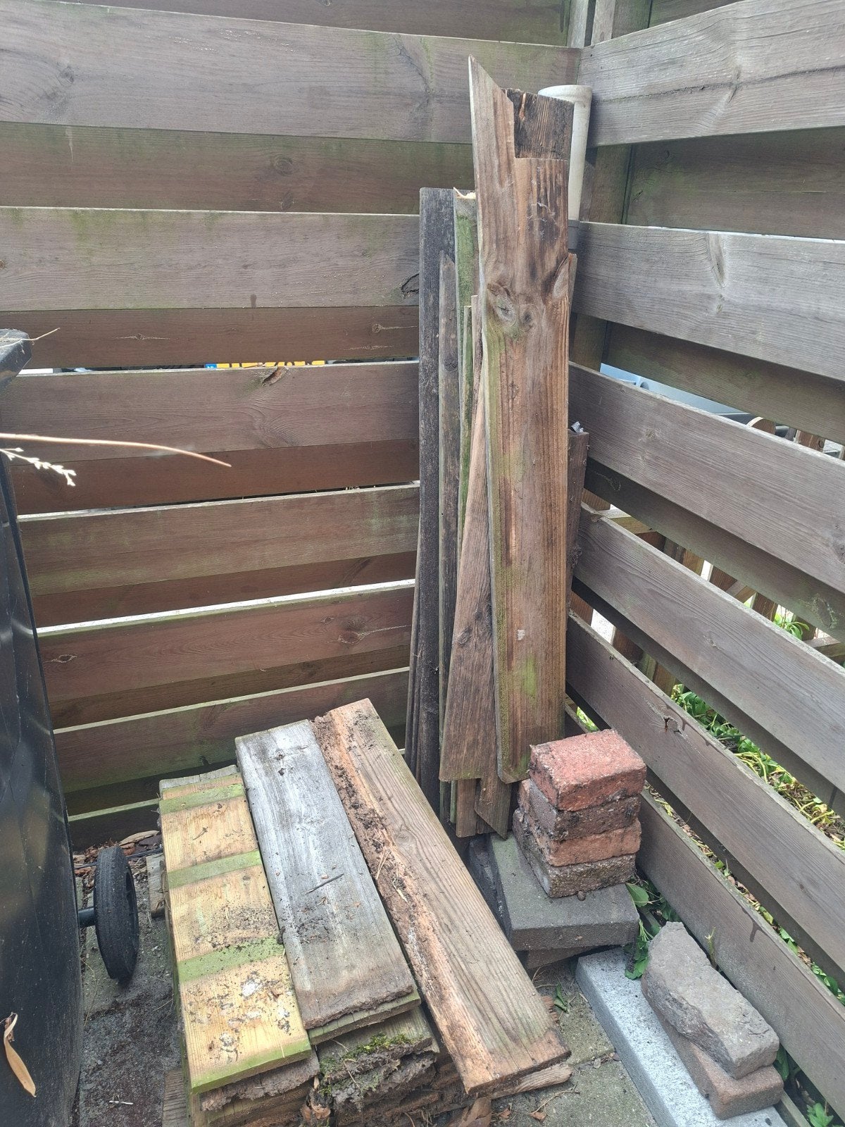 Gratis hout voor tuinbakken - diverse planken, Ophalen