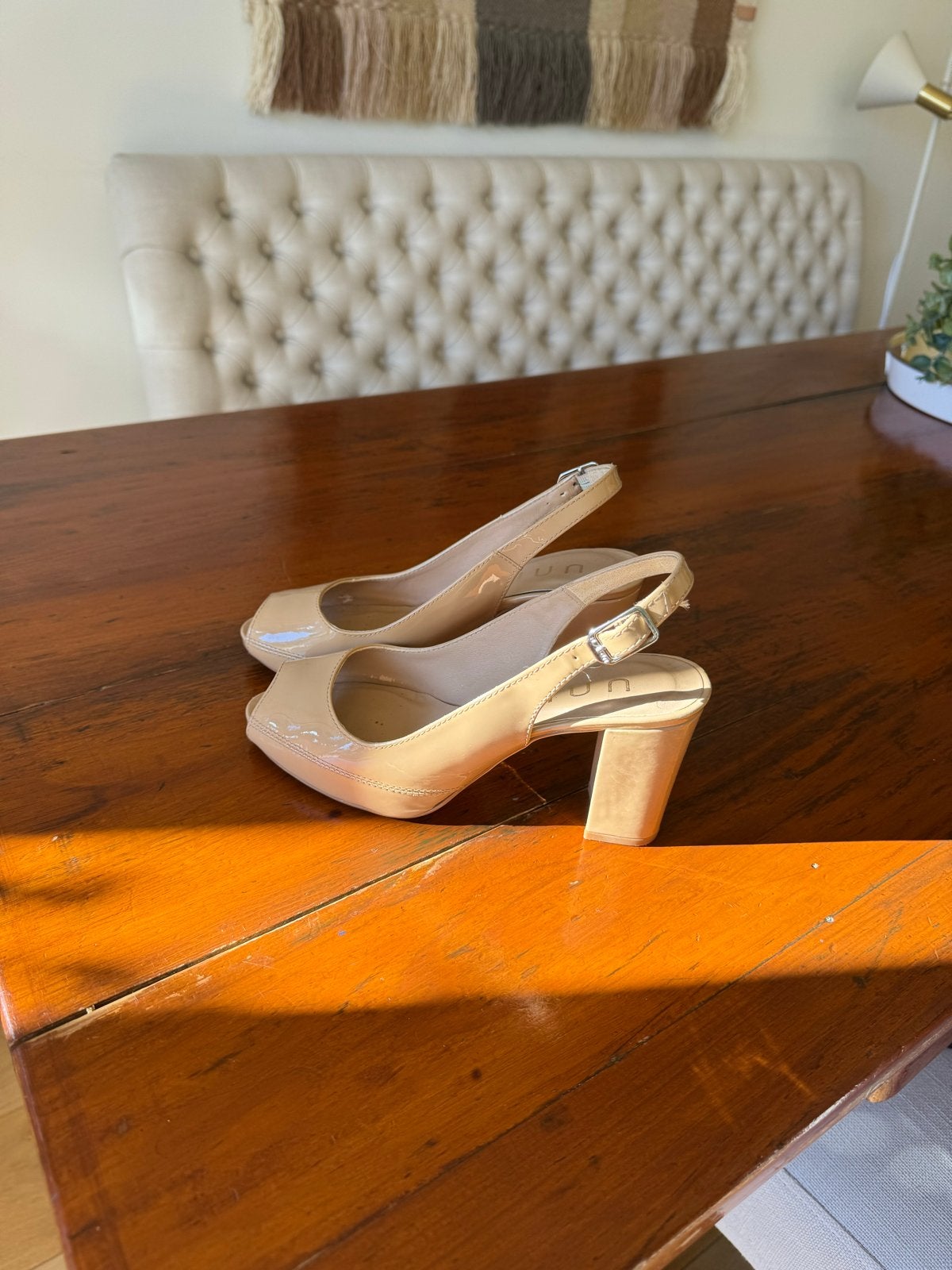 Unisa Slingback Pumps - Beige/Nude Lakleer - Hakhoogte 7cm, Pumps, Beige, Ophalen of Verzenden, Zo goed als nieuw