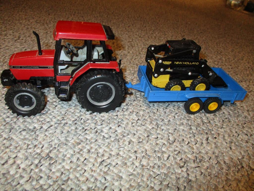 ERTL Case IH Maxxum met aanhanger en schranklader, Ophalen of Verzenden, Gebruikt, Tractor of Landbouw, ERTL