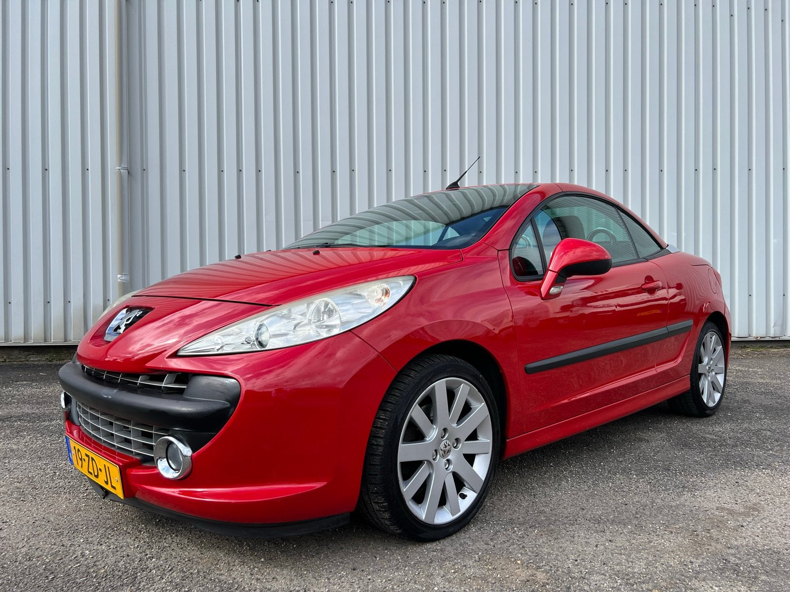 Peugeot 207 1.6 16V CC 110KW 2008 Rood, Voorwielaandrijving, Zwart, 4 cilinders, Cabriolet